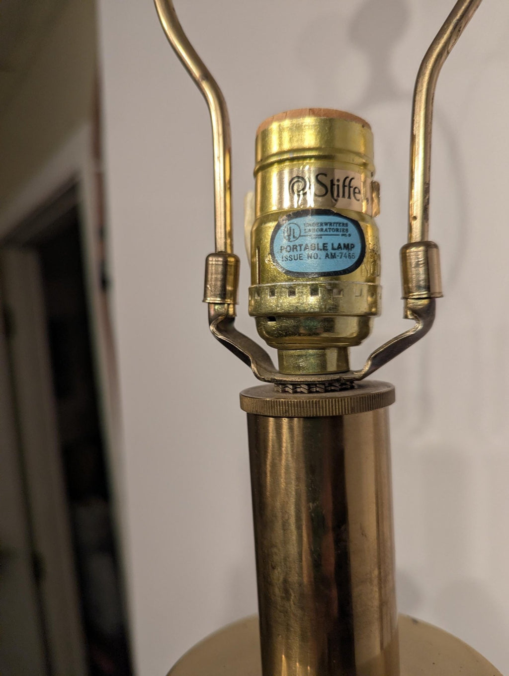 Cream Ceramic & Brass Vintage Table Lamp - The Relic Detail