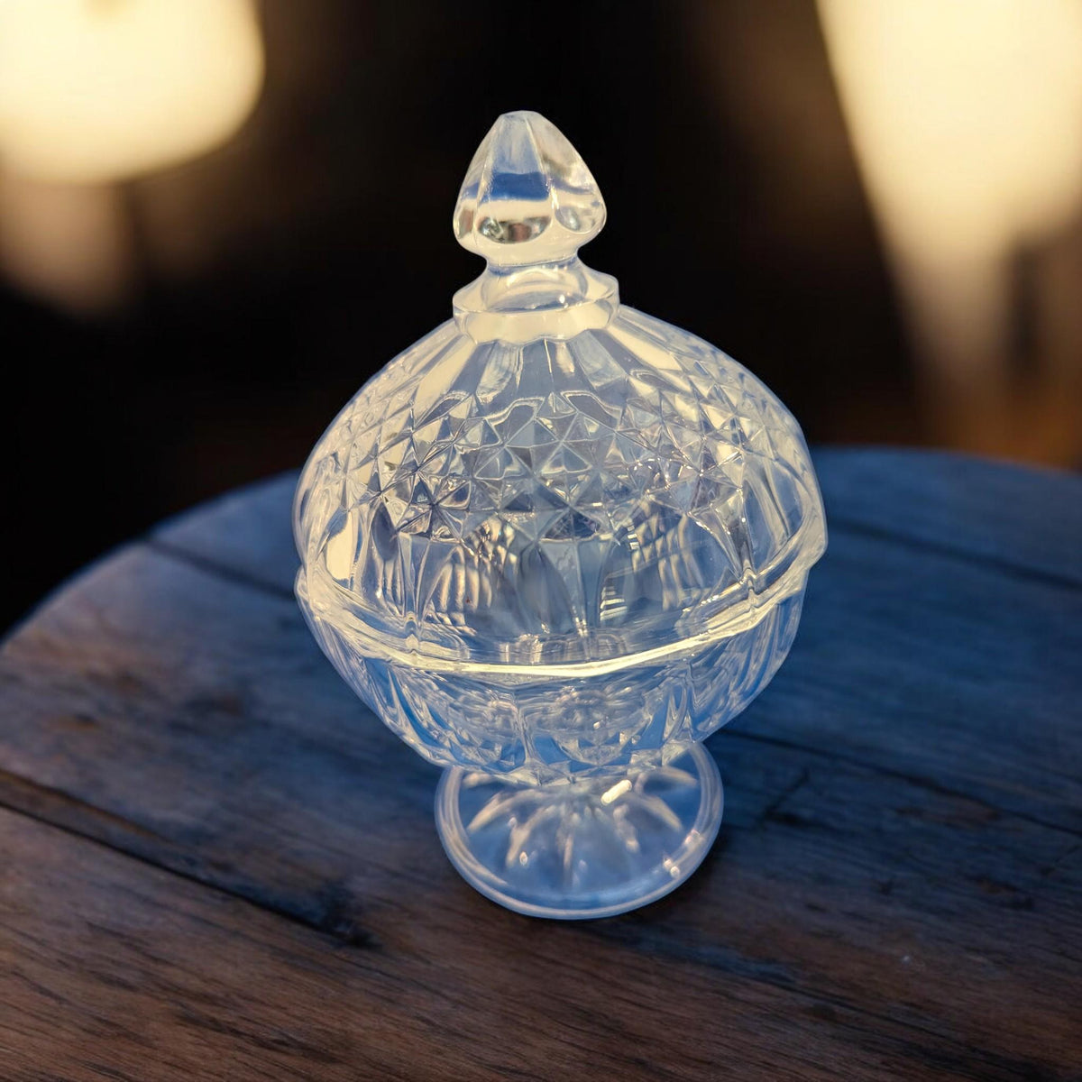 Cristal d'Arques Longchamp Pedestal Candy Dish With Lid – Vintage French Crystal Glassware - The Relic Detail