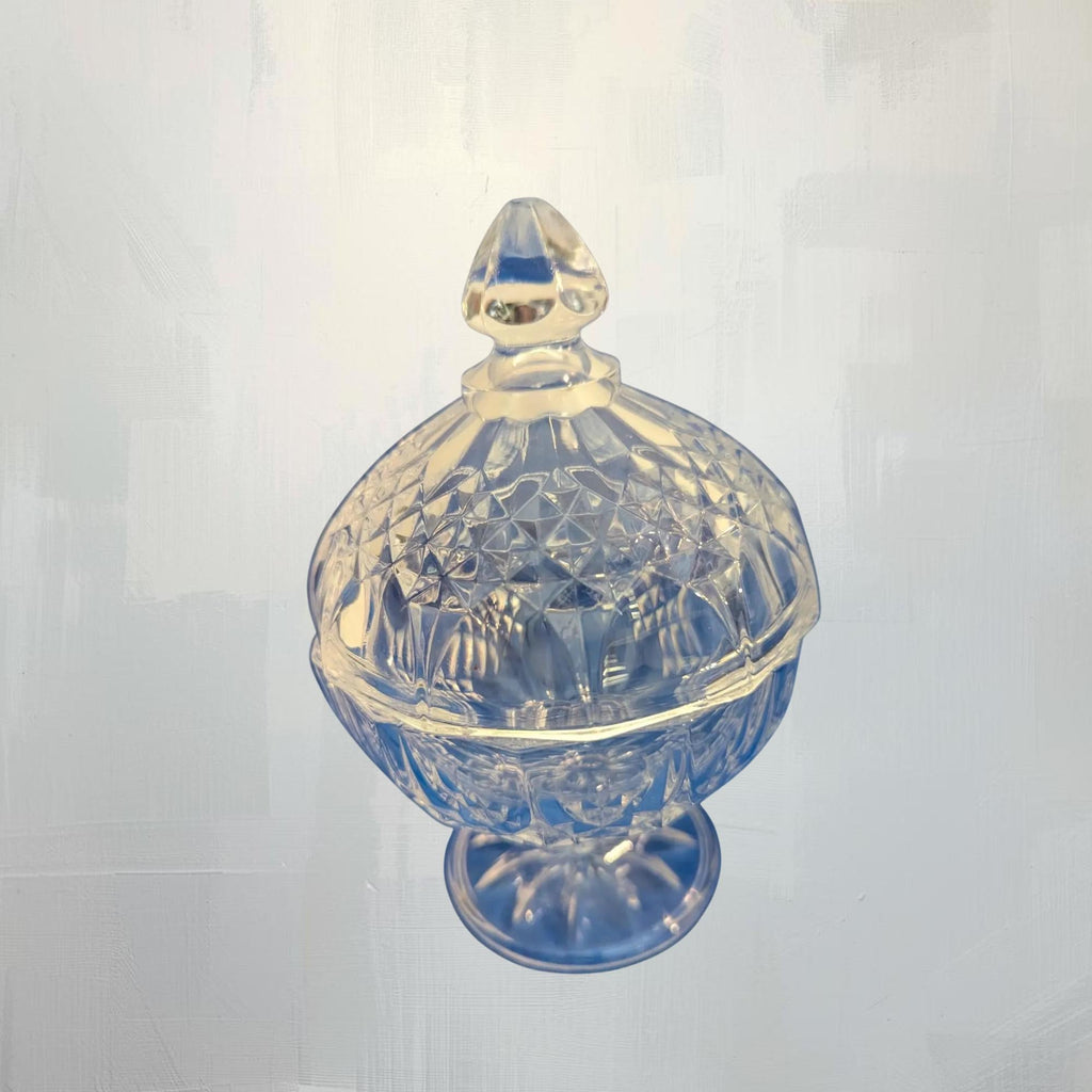 Cristal d'Arques Longchamp Pedestal Candy Dish With Lid – Vintage French Crystal Glassware - The Relic Detail