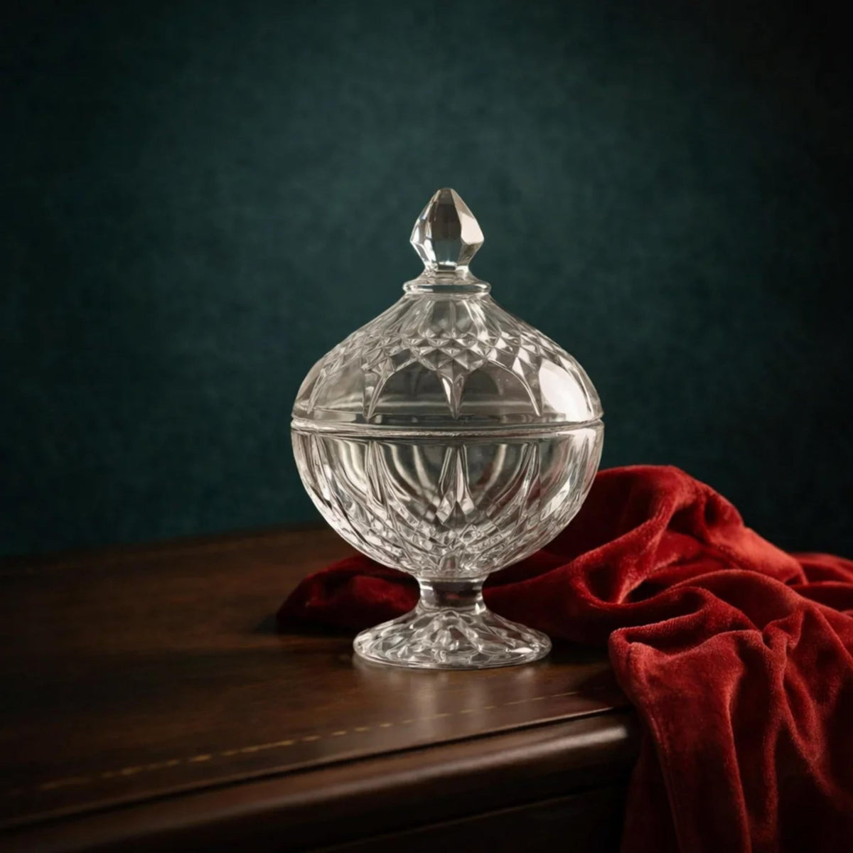 Cristal d'Arques Longchamp Pedestal Candy Dish With Lid – Vintage French Crystal Glassware - The Relic Detail