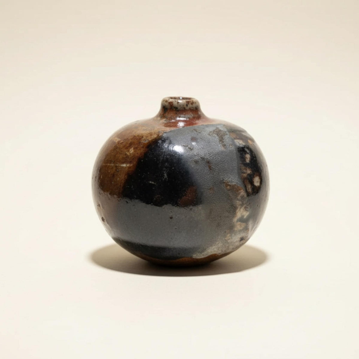 Japanese Ceramic Vase Minimalist Brown Glaze Handmade Artisanal Pottery Home Decor Zen Design - The Relic Detail