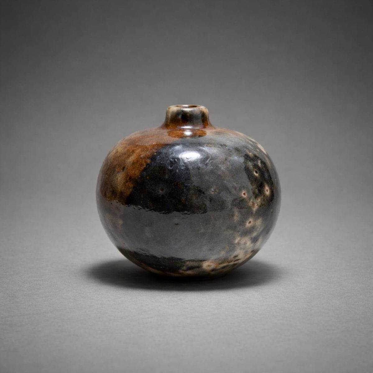 Japanese Ceramic Vase Minimalist Brown Glaze Handmade Artisanal Pottery Home Decor Zen Design - The Relic Detail