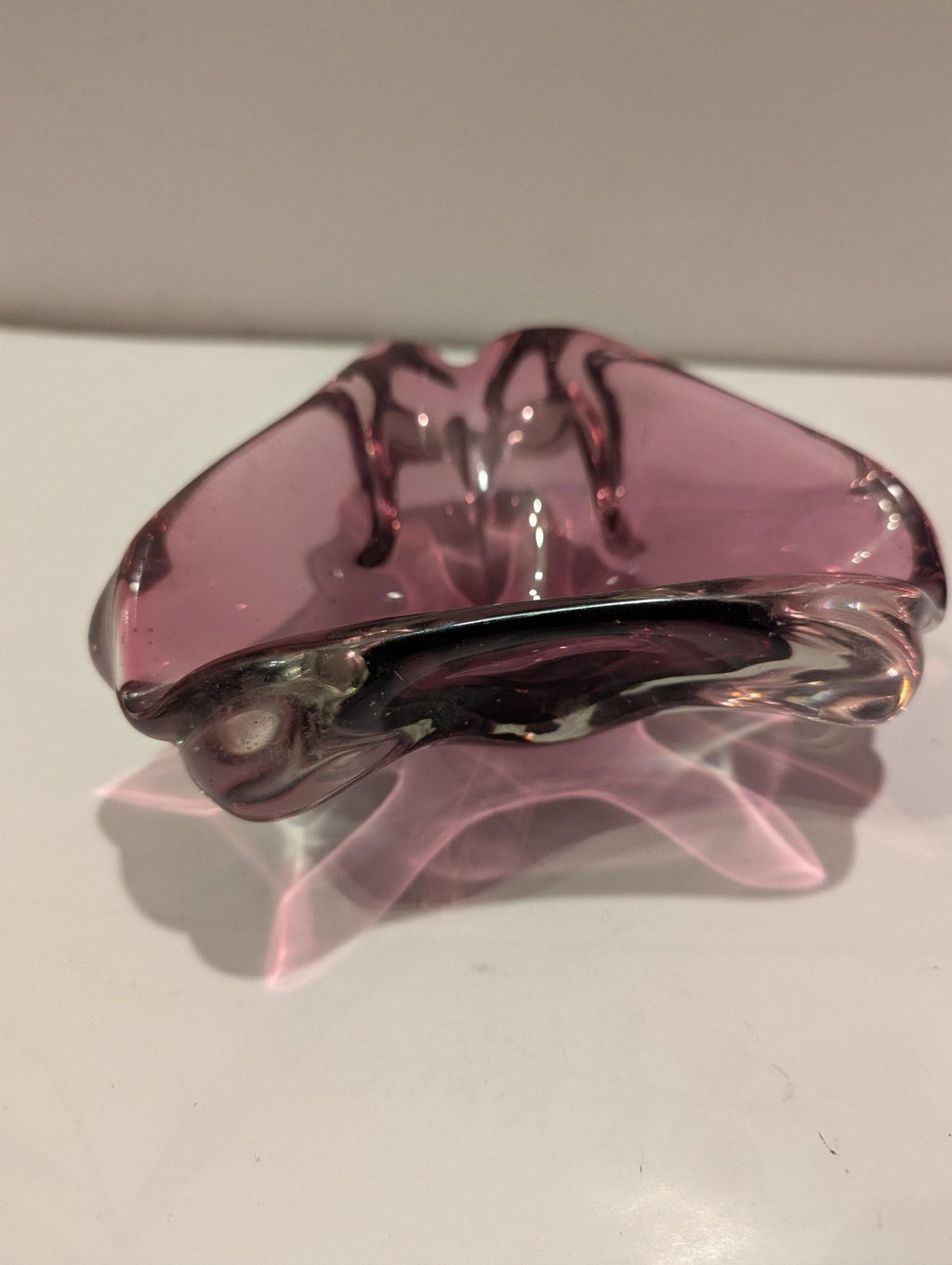 Lavender Murano Bowl Mid-Century Vintage Purple Art Glass Collection Piece from Italy - The Relic Detail
