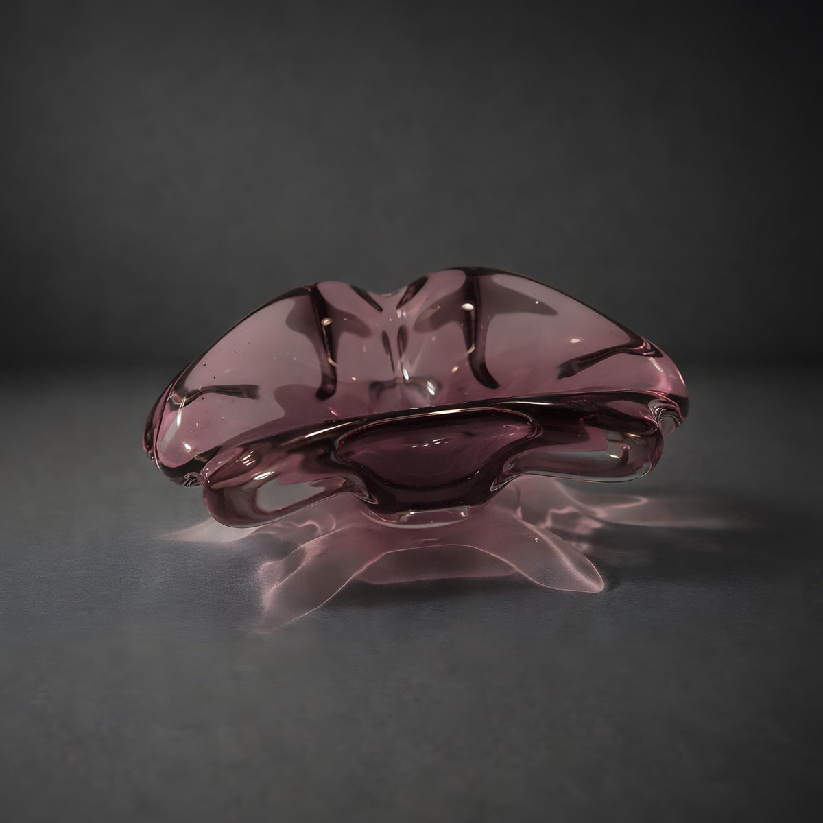 Lavender Murano Bowl Mid-Century Vintage Purple Art Glass Collection Piece from Italy - The Relic Detail