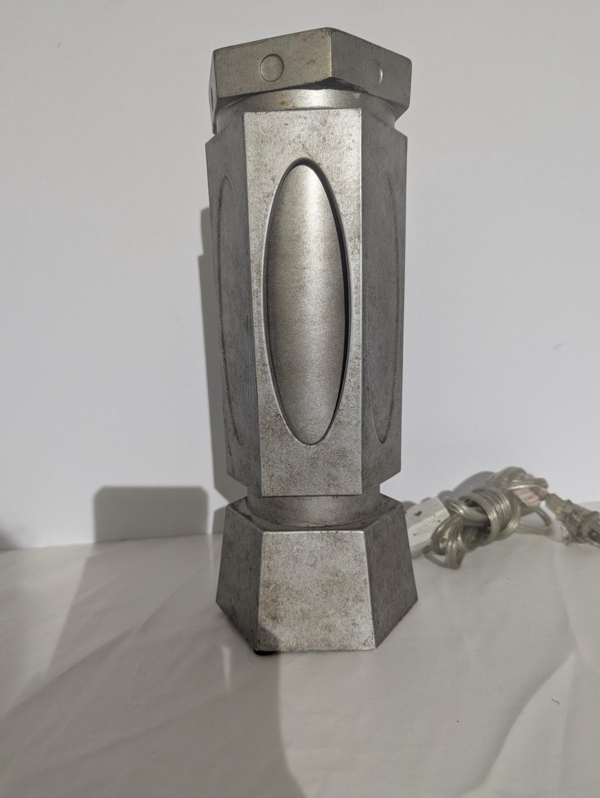 Silver-Tone Geometric Metal Table Lamp - The Relic Detail