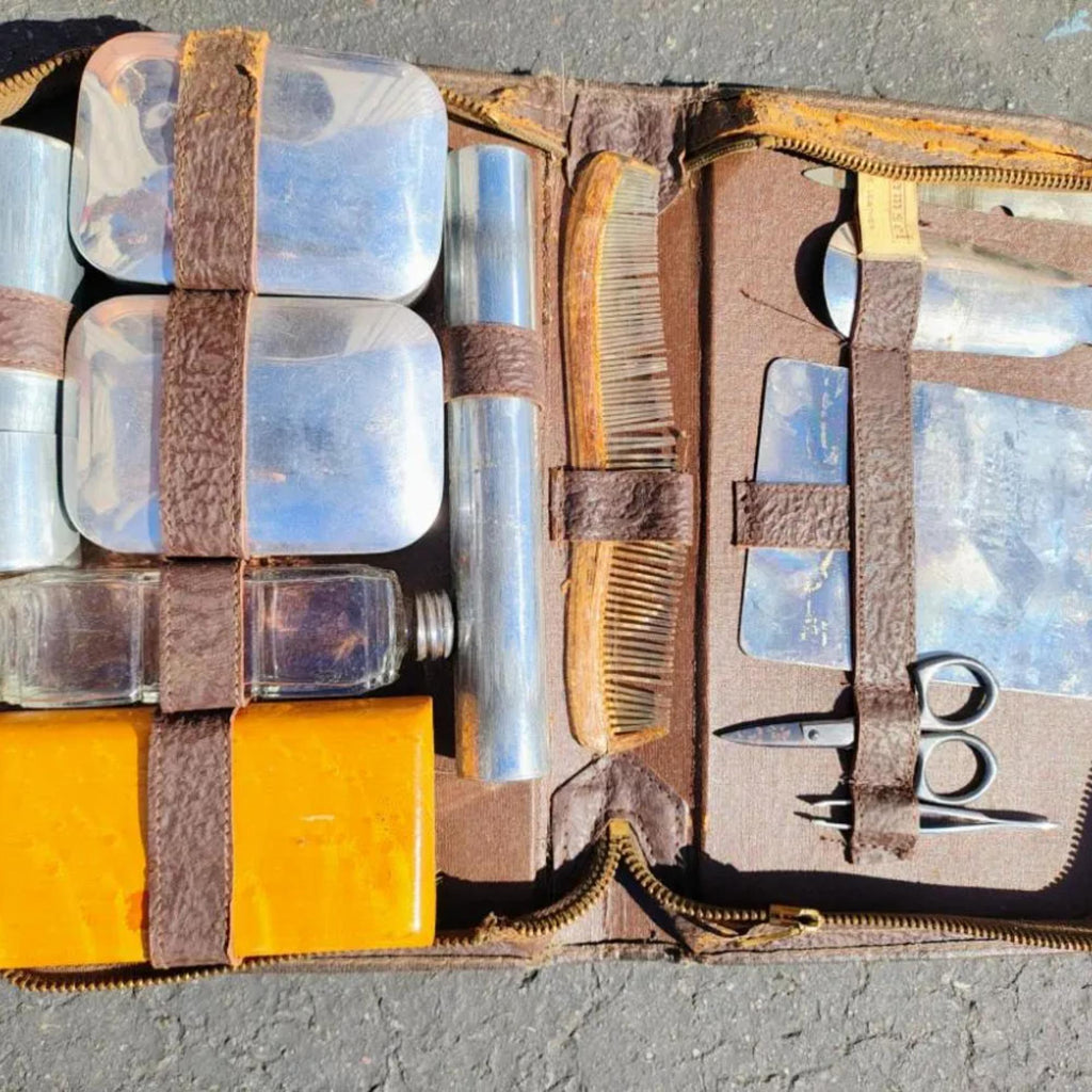 Vintage 1920s Leather Toiletry Travel Case Set Men's Grooming Kit Accessories - The Relic Detail