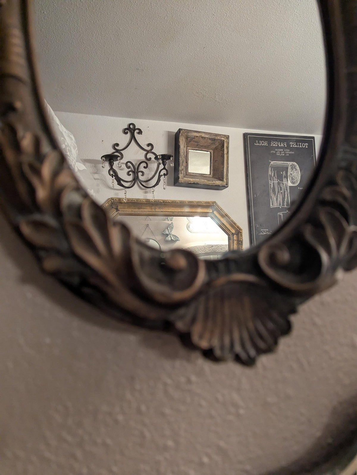 Vintage Baroque Oval Gilt Wall Mirror - The Relic Detail